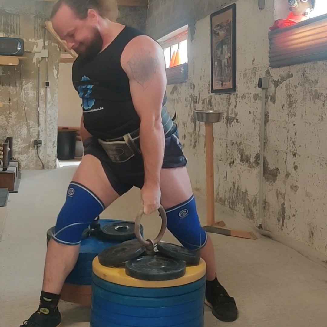 Dinnie Deadlift